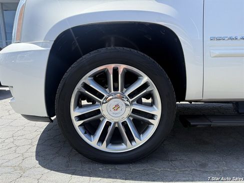 Used 2013 Cadillac Escalade Premium AWD/4WD image 27