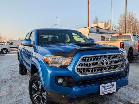 Used 2017 Toyota Tacoma TRD Sport w/ Tow Package image 1