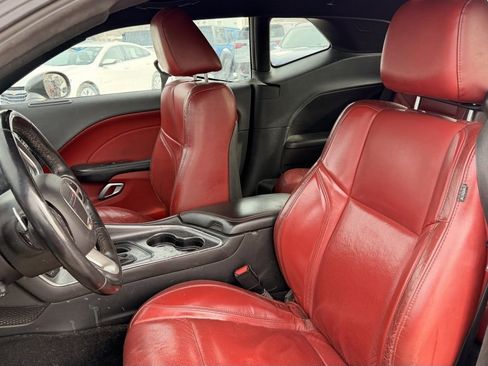 Used 2018 Dodge Challenger GT image 8