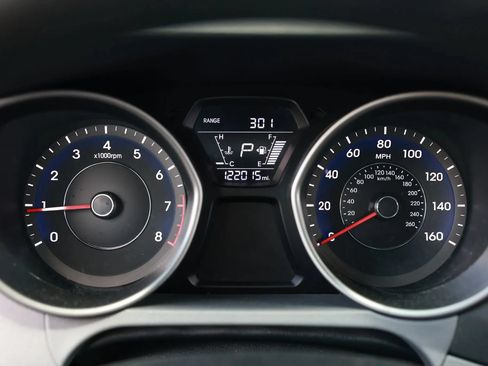 Used 2016 Hyundai Elantra SE FWD image 29