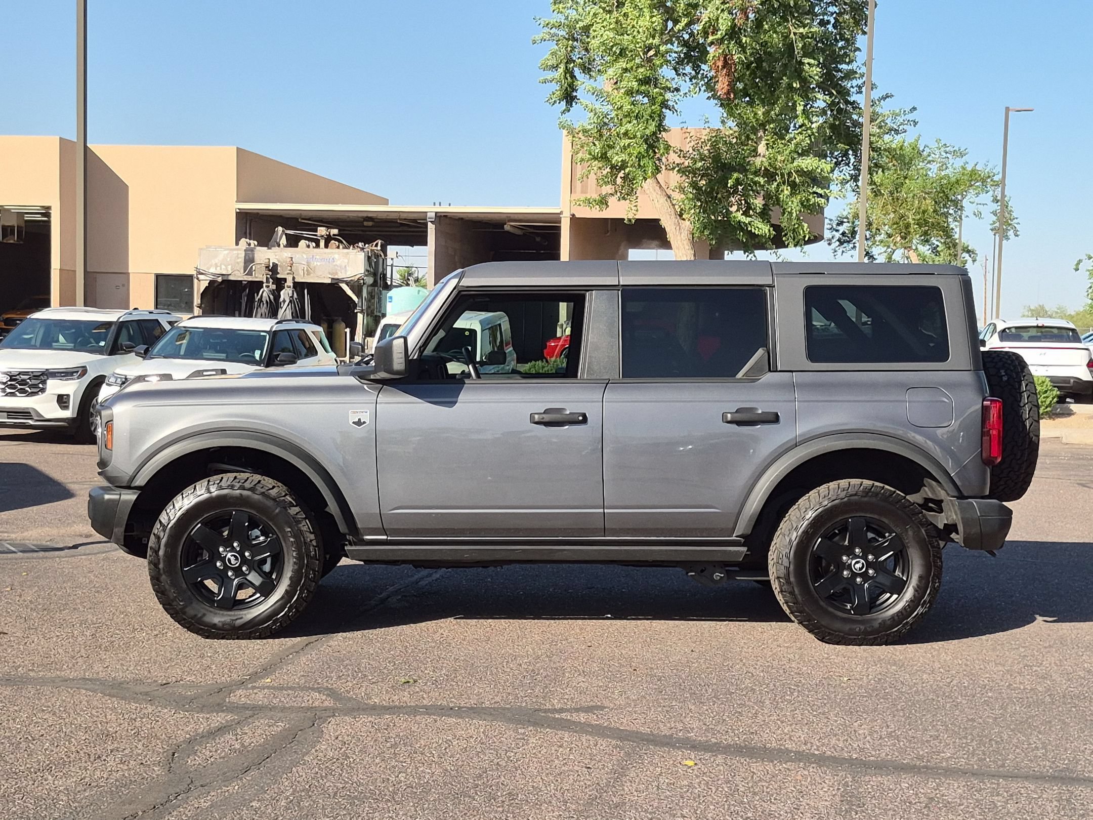 Used 2025 Ford Bronco Big Bend w/ Black Diamond Package AWD/4WD image 9