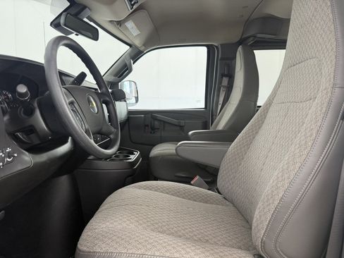 Used 2025 Chevrolet Express 3500 LT w/ LT Preferred Equipment Group RWD image 15