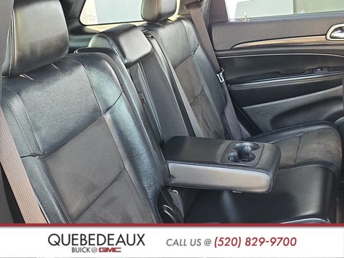 Used 2020 Jeep Grand Cherokee Laredo w/ Laredo X Package RWD image 24