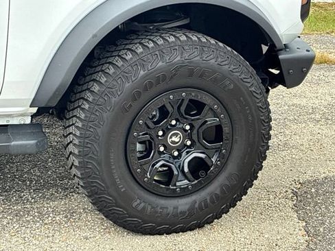 Used 2024 Ford Bronco Wildtrak AWD/4WD image 17