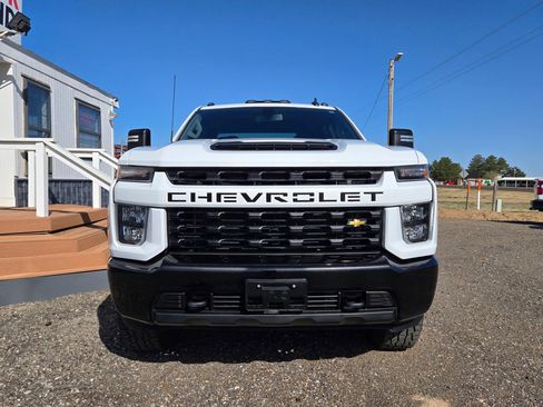 Used 2023 Chevrolet Silverado 2500 Custom w/ Custom Value Package image 3