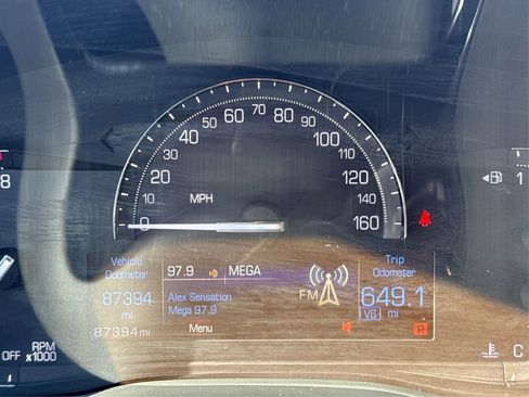 Used 2017 Cadillac XT5 Luxury w/ Driver Awareness Package image 16