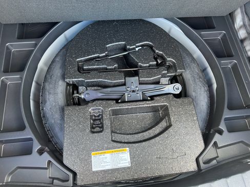 Used 2025 Toyota Corolla Cross LE w/ Moonroof Package image 28