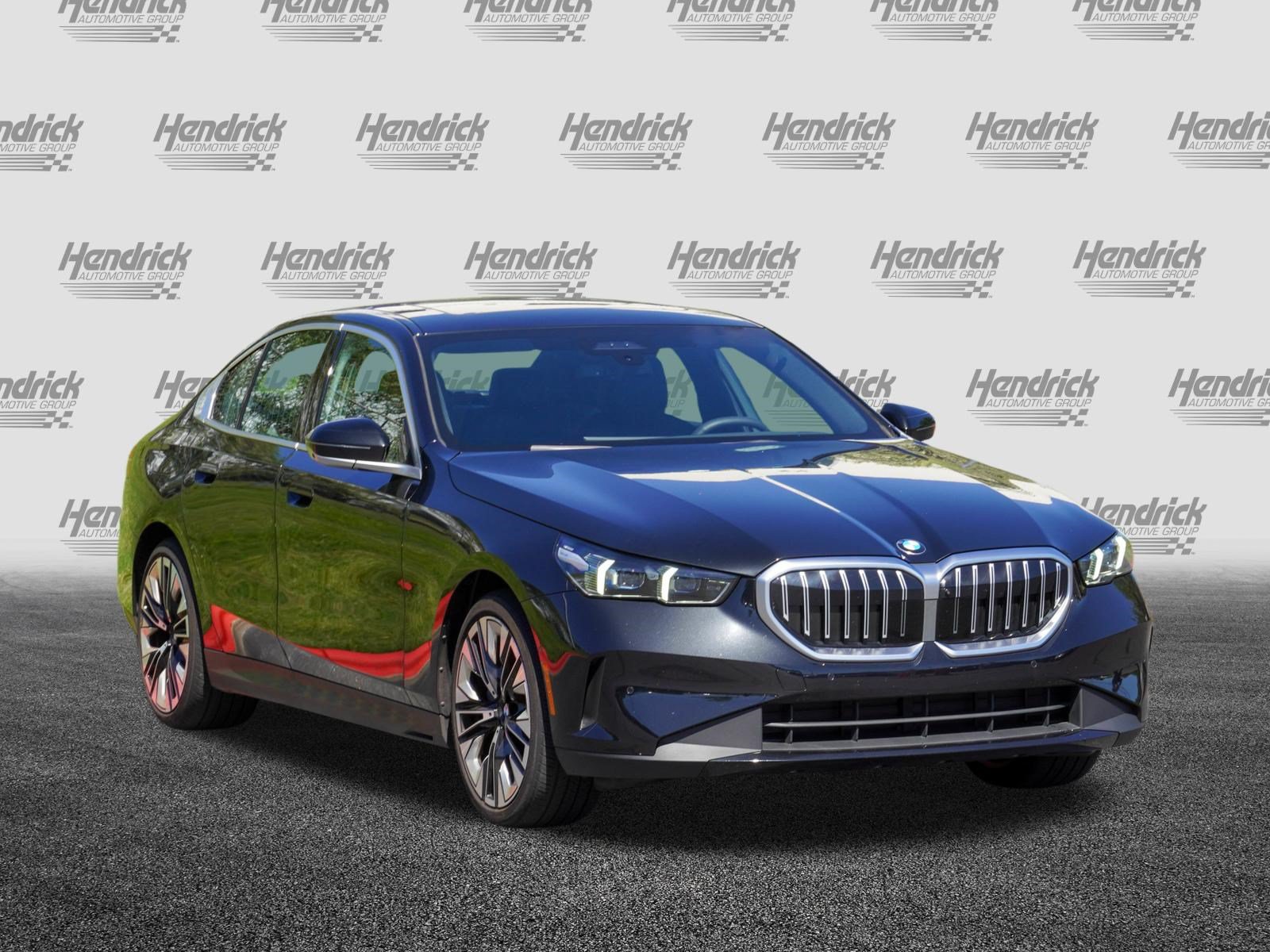 Certified 2025 BMW 540i xDrive AWD/4WD image 2