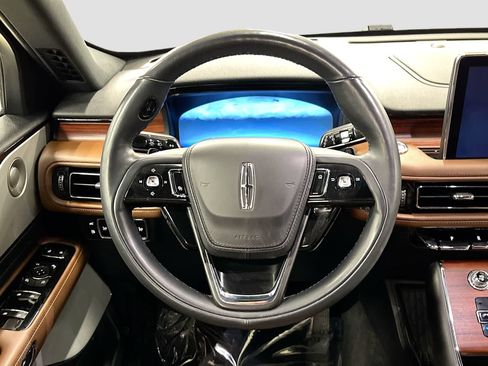 Used 2023 Lincoln Aviator Grand Touring w/ Equipment Group 301A AWD/4WD image 11