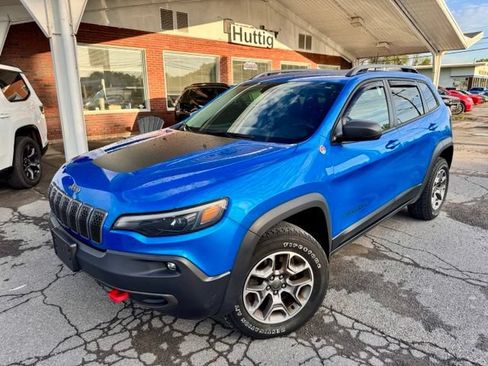 Used 2020 Jeep Cherokee Trailhawk w/ Cold Weather Group AWD/4WD image 1