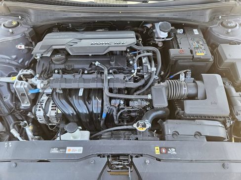 Used 2025 Hyundai Elantra Limited FWD image 32