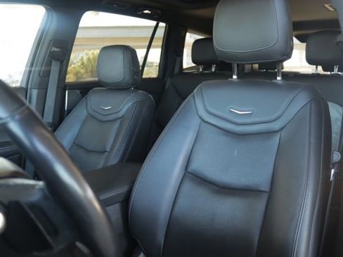 Used 2023 Cadillac XT6 Premium Luxury image 8