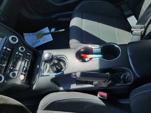 Used 2017 Ford Mustang Coupe RWD image 11