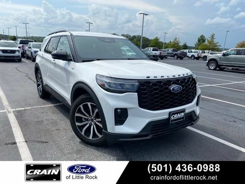 Used 2025 Ford Explorer ST-Line RWD image 1
