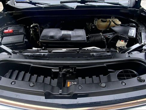 Used 2021 Chevrolet Suburban High Country image 9