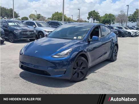 Used 2025 Tesla Model Y Long Range AWD/4WD image 1