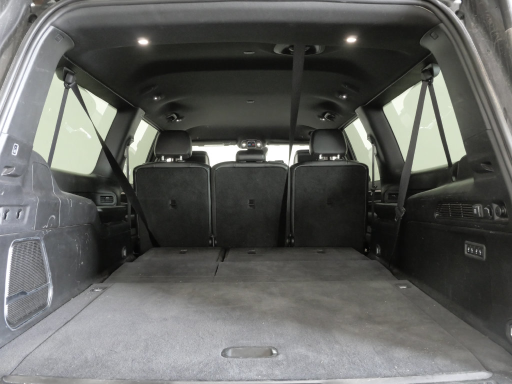 Used 2024 Jeep Wagoneer L Series III w/ Flexible Seating Group AWD/4WD image 25