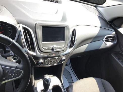 Used 2020 Chevrolet Equinox LT image 17