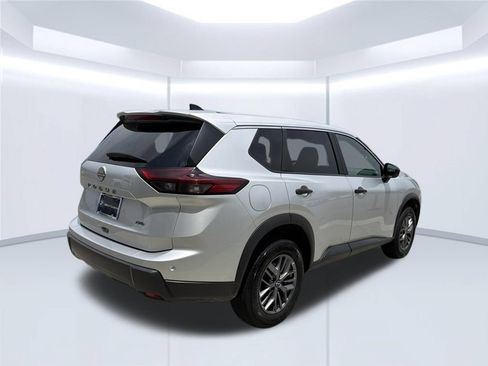 Used 2024 Nissan Rogue S AWD/4WD image 7