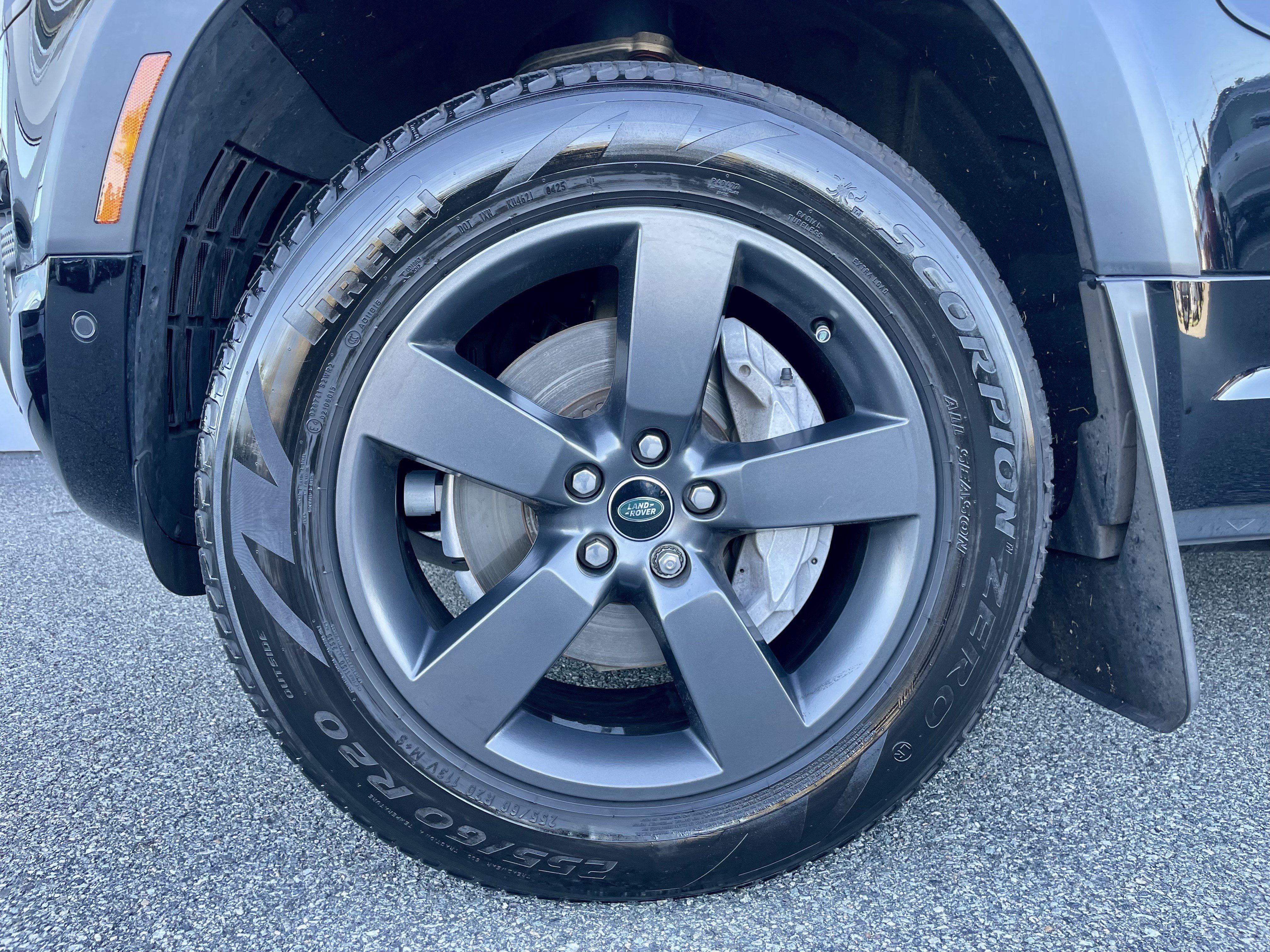 Used 2023 Land Rover Defender 130 X-Dynamic SE AWD/4WD image 9
