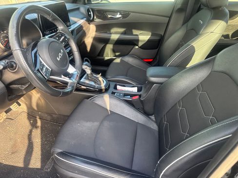 Used 2023 Kia Forte GT-Line w/ GT-Line Technology Package FWD image 7