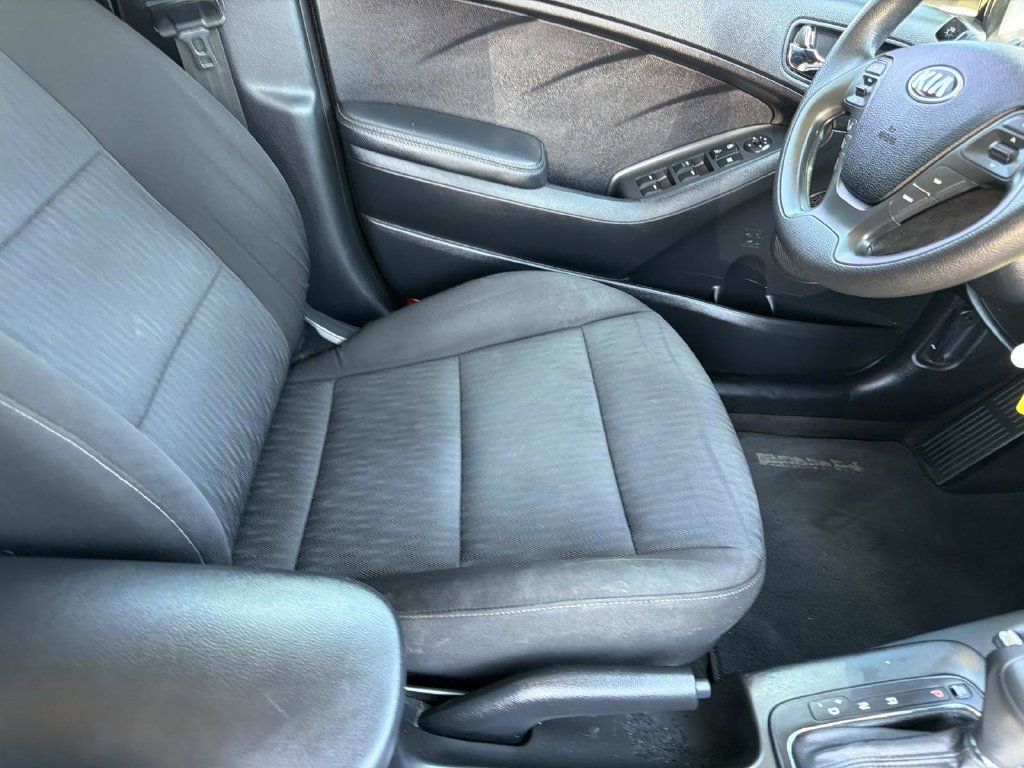 Used 2016 Kia Forte LX FWD image 10