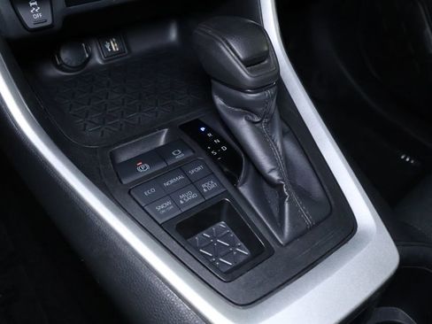 Used 2024 Toyota RAV4 XLE image 30