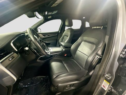Used 2023 Jaguar F-PACE S AWD/4WD image 5
