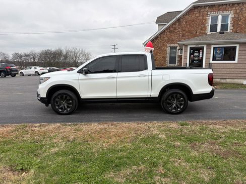 Used 2021 Honda Ridgeline Sport image 2