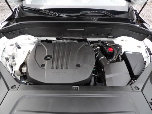 Certified 2024 Volvo XC90 B5 Core w/ Climate Package image 27