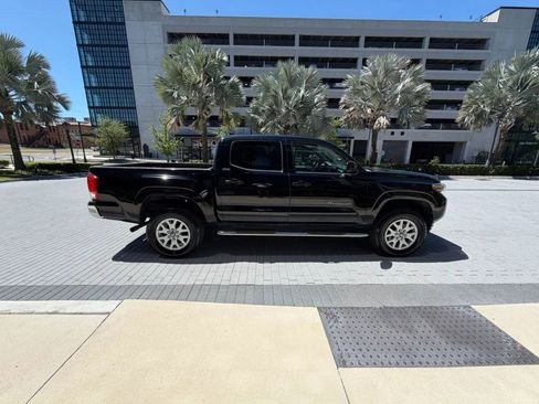 Used 2017 Toyota Tacoma SR RWD image 7