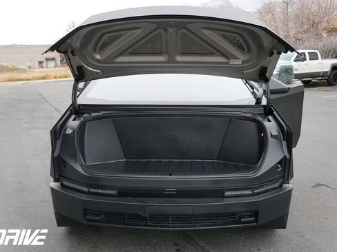 Used 2024 Tesla Cybertruck AWD Crew Cab image 45