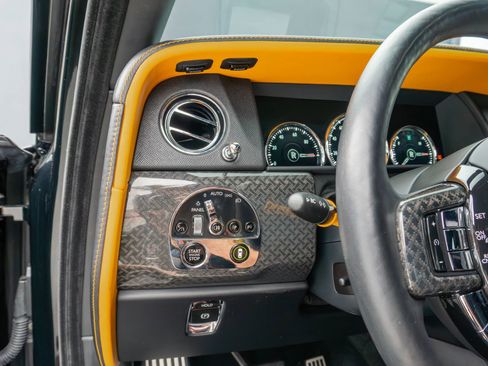 Used 2023 Rolls-Royce Cullinan Black Badge w/ Leather Finishing Pack image 59