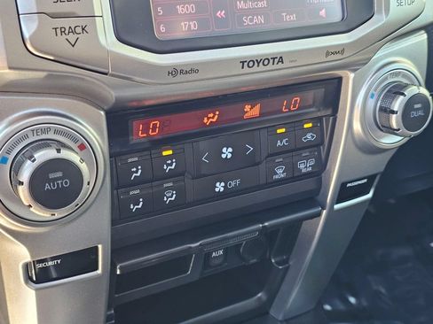Used 2012 Toyota 4Runner Limited AWD/4WD image 29