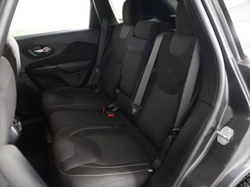 Used 2016 Jeep Cherokee Latitude w/ Cold Weather Group image 26