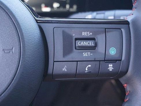 Certified 2025 Nissan Kicks SR image 28