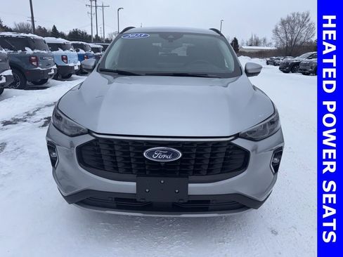 Used 2023 Ford Escape Platinum image 7