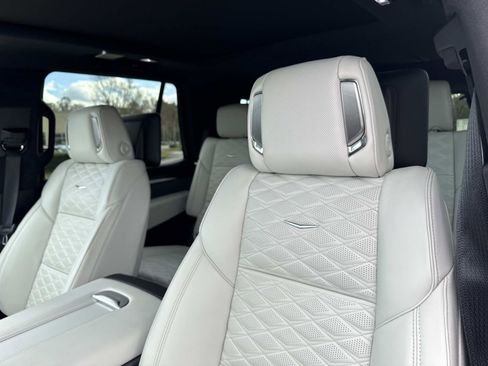 Used 2025 Cadillac Escalade V image 24