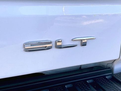 Used 2025 GMC Sierra 1500 SLT image 8