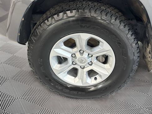 Used 2022 Toyota 4Runner SR5 Premium w/ Moonroof Package AWD/4WD image 32