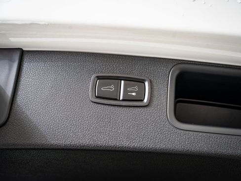 Used 2026 Porsche Macan image 21