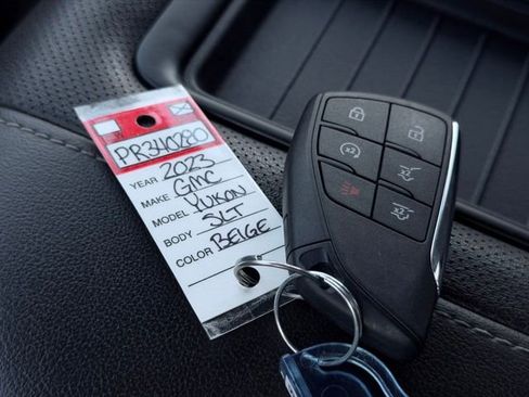 Used 2023 GMC Yukon SLT AWD/4WD image 43