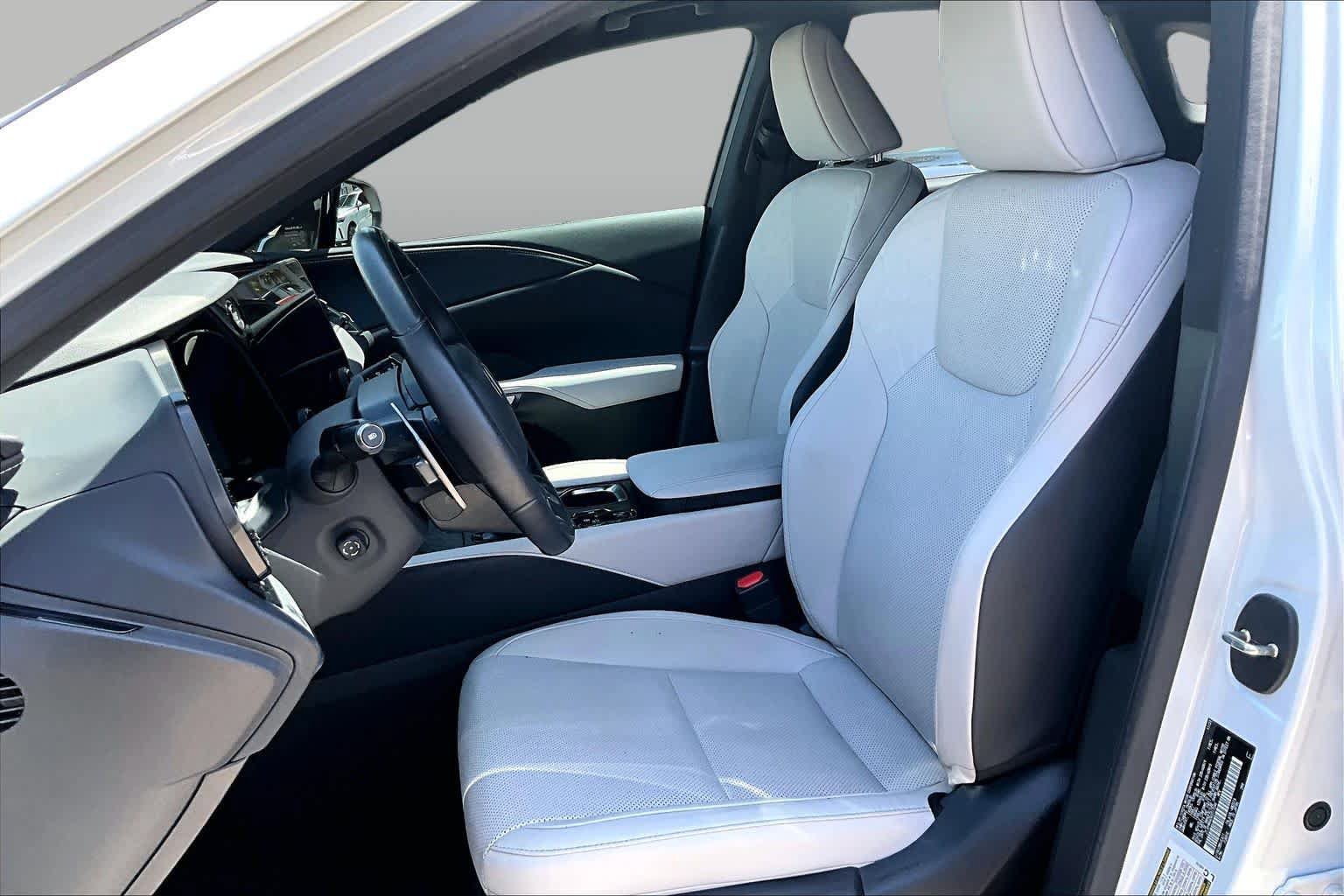 Used 2024 Lexus RX 350 Premium w/ Cold Area Package FWD image 8