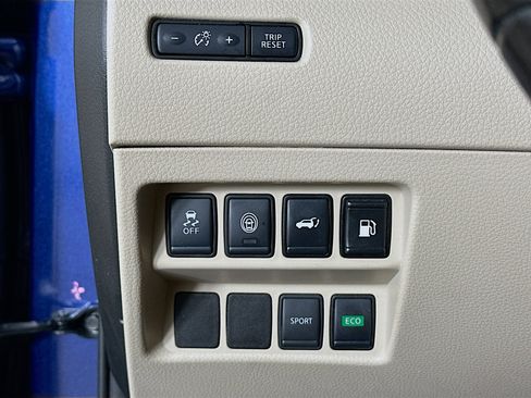 Used 2020 Nissan Rogue SV image 17