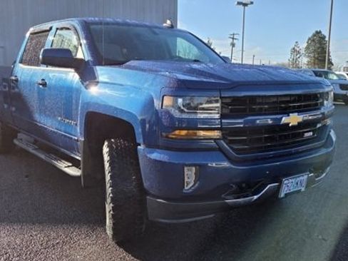 Used 2018 Chevrolet Silverado 1500 LT w/ All Star Edition image 3