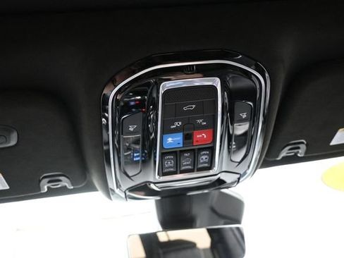 Used 2023 Jeep Grand Wagoneer Series II AWD/4WD image 12