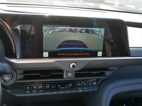 Certified 2024 Toyota Crown Limited image 25