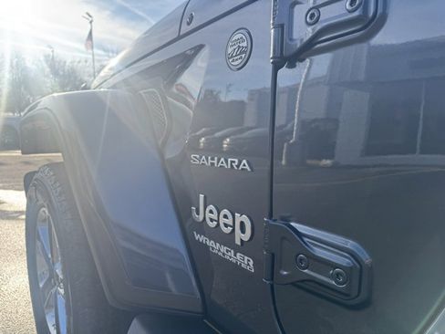Used 2022 Jeep Wrangler Unlimited Sahara w/ Cold Weather Group image 32