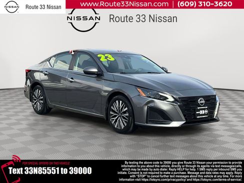 Used 2023 Nissan Altima 2.5 SV w/ SV Premium Package image 1
