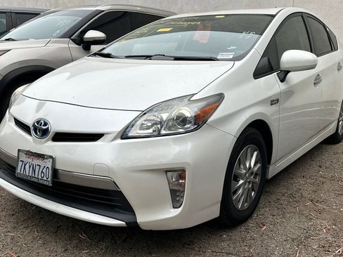 Used 2015 Toyota Prius Prime Plug-In Hybrid FWD image 7
